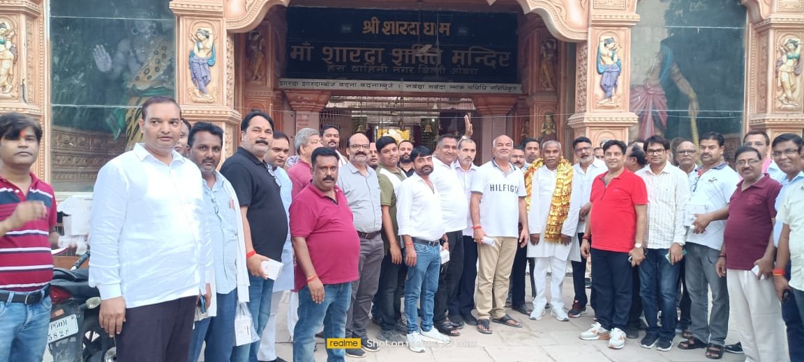 शारदा मंदिर में दर्शन पूजनकर क्रेशर ऑनर्स एसोसिएशन के उम्मीदवारों ने फूंका चुनावी बिगुल