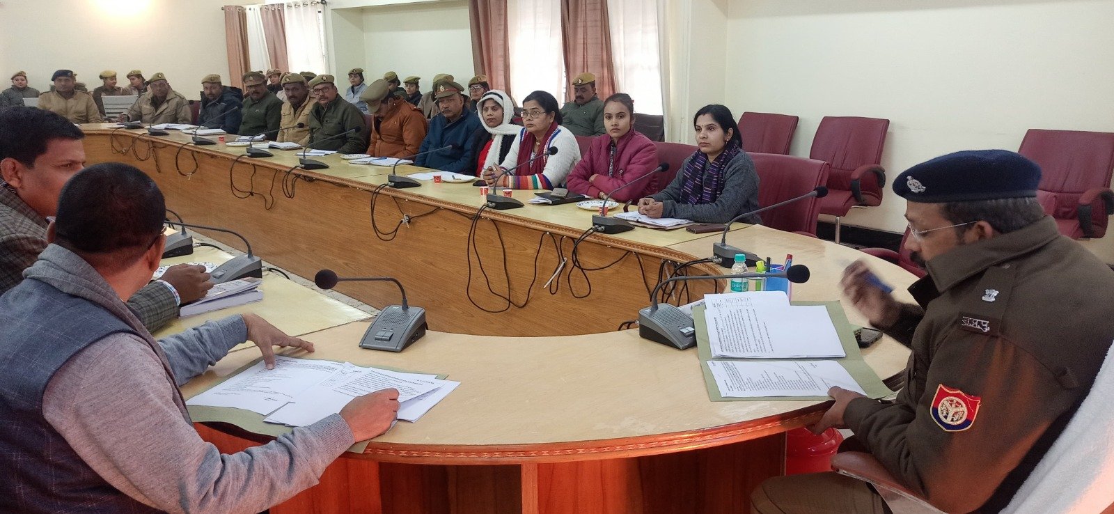 अपर पुलिस अधीक्षक मुख्यालय की अध्यक्षता में पुलिस लाइन चुर्क साभाकार कक्ष में की गयी एसजेपीयू एवं एएचटीयू की मासिक समीक्षा एवं समन्वय बैठक-