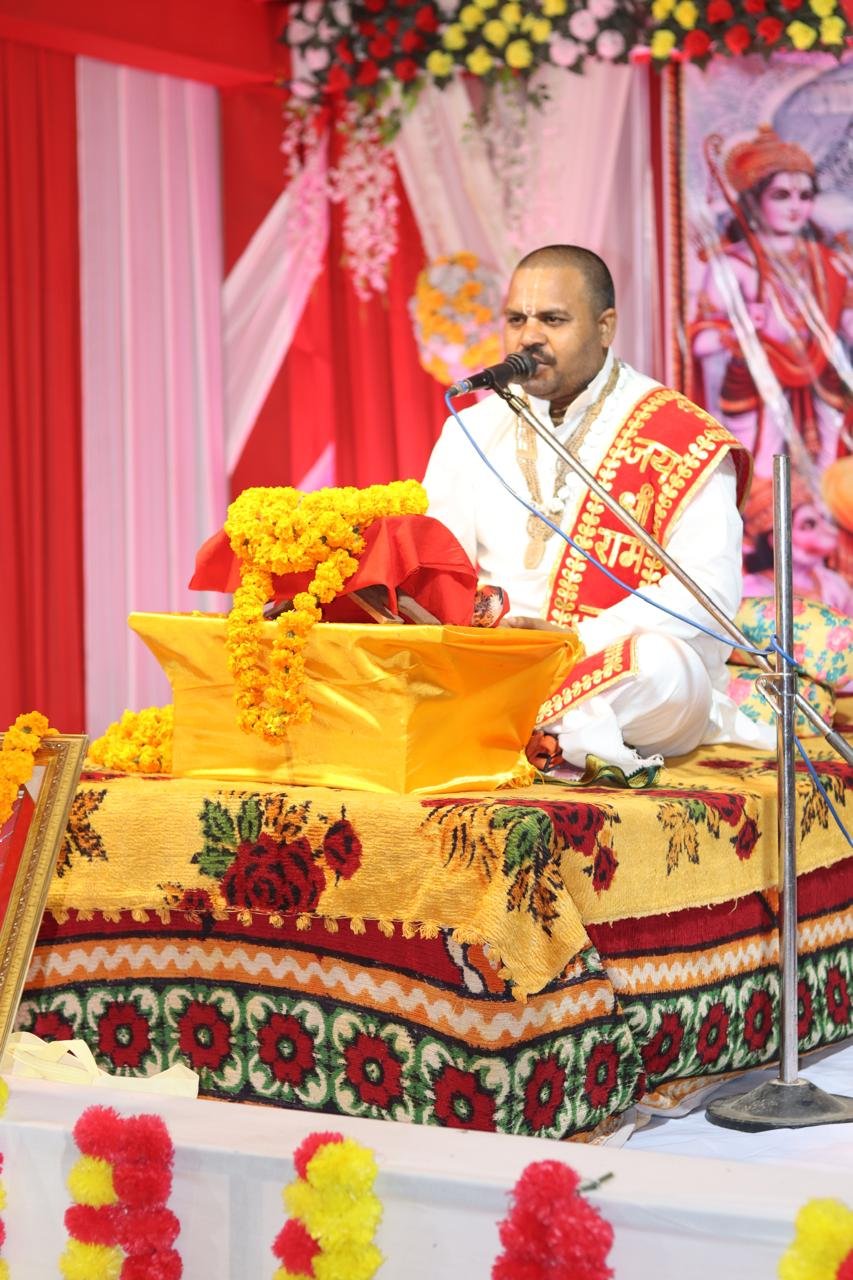 धनुष यज्ञ और परशुराम लक्ष्मण संवाद की कथा सुनाई