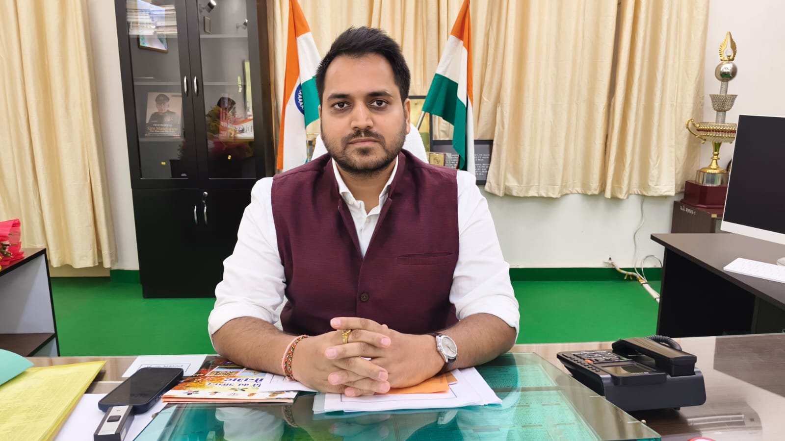 सोनभद्रज नशिकायतों की सुनवाई में अब नहीं चलेगी लापरवाही, प्रतिदिन सुबह 10 से 12 बजे तक ऑनलाइन समीक्षा करेंगे जिलाधिकारी