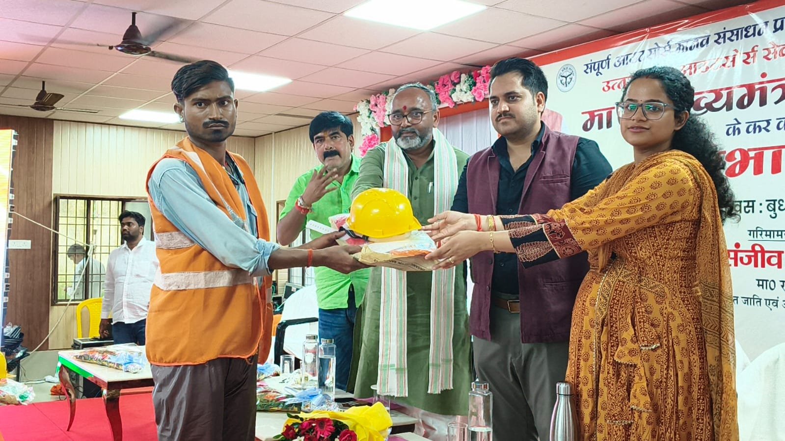 सोनभद्र आउटसोर्स कार्मिकों को मिलेगा सम्मान, सेवा सुरक्षा और सामाजिक सुरक्षा का मजबूत कवच